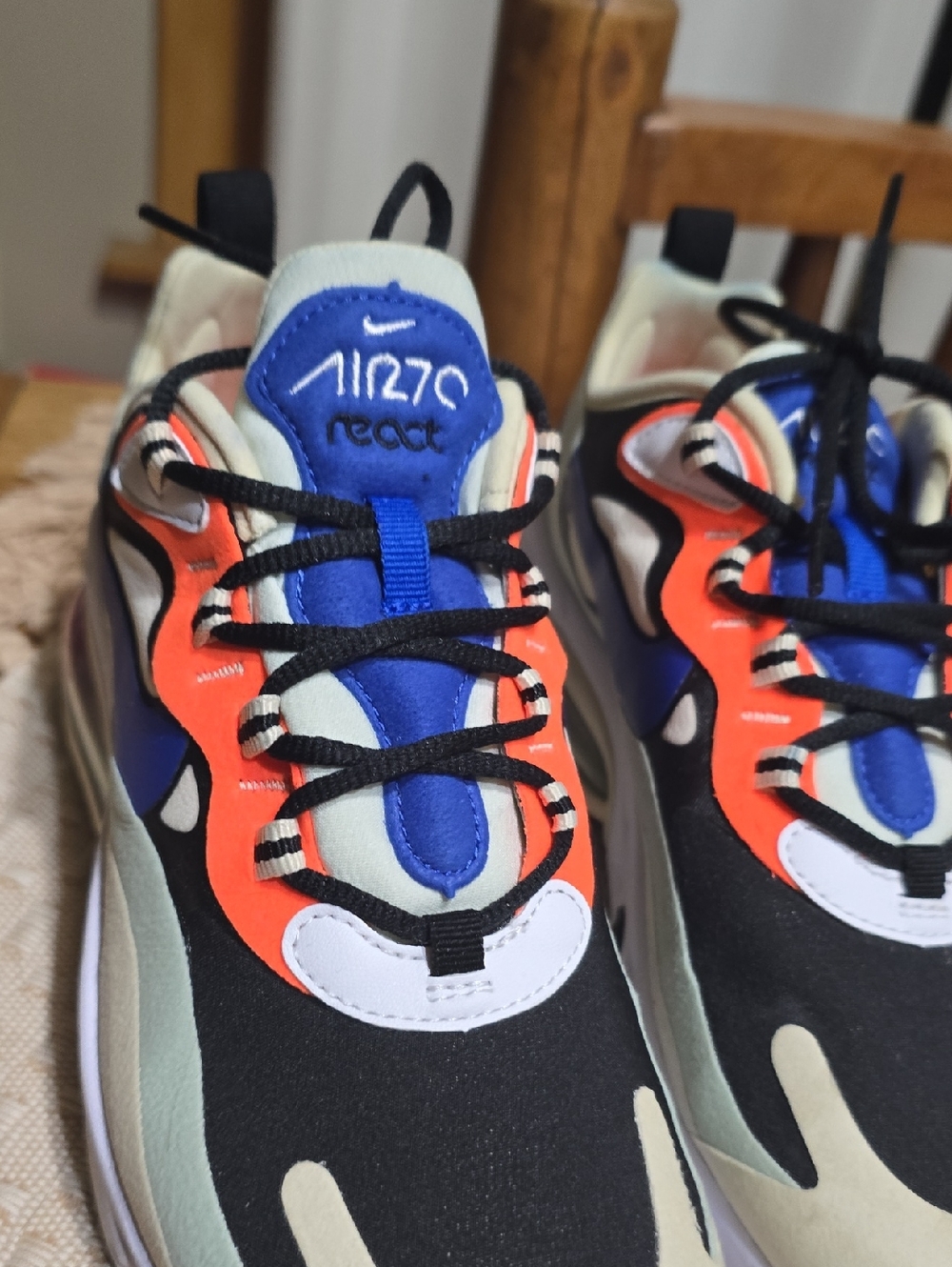 EUC Woman's Nike Air React Size 7 .Multi Colored - Picture 2 of 5